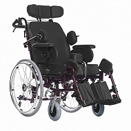 Кресло-коляска Ortonica для инвалидов Comfort 600 с пневматическими колесами.